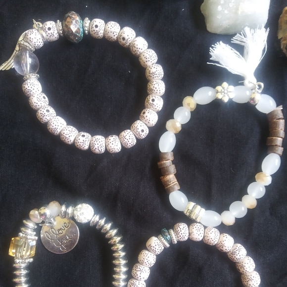 Set of 4 Beaded Bracelts - Picture 3 of 3